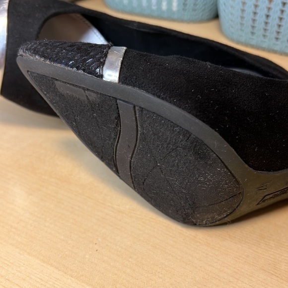 CHRISTIAN SIRIANO black faux suede heels size 7.5 - Picture 7 of 9